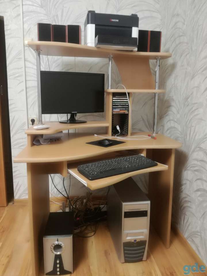 Стол компьютерный, фотография 1