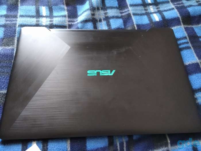 Ноутбук Asus m570dd, фотография 3