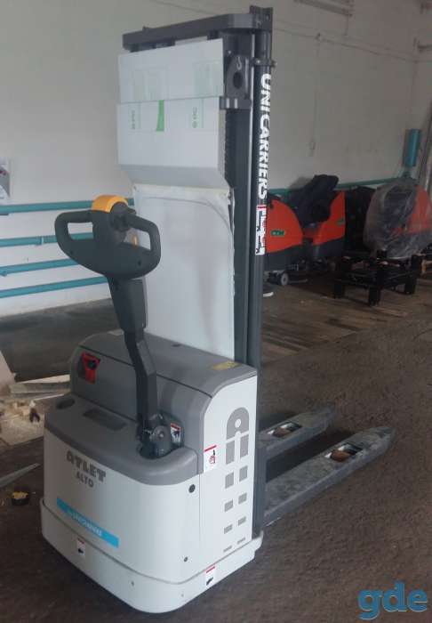 Электрический штабелер UniCarriers UC PS 125, фотография 1