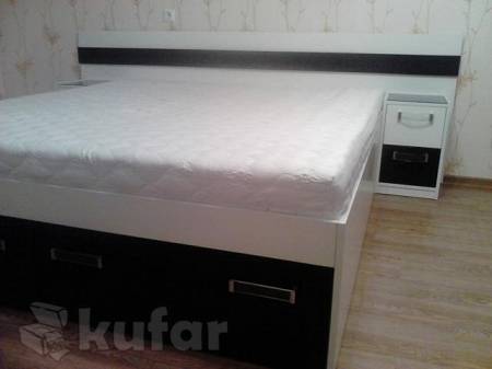 Большая кровать с прикроватными тумбами, фотография 4