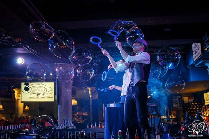 Шоу мыльных пузырей Bubble Brothers, фотография 1