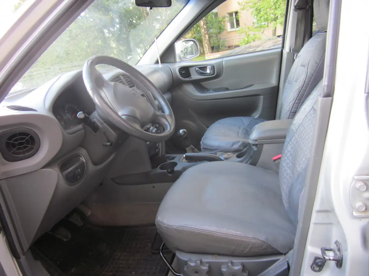Автомобиль Hyundai Santa Fe , 2004 г.в. 2 . 0 , механика, фотография 9
