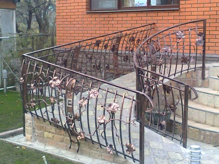 Кованые лестничные перила, фотография 6