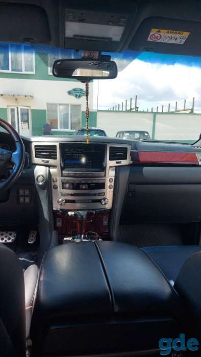 LEXUS LX570 III рестайлинг, фотография 6