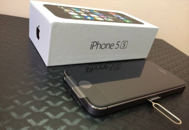 Оригинальный iPhone 5s(16gB) - Black/White/Gold(Чёрный, Белый, Золотой), фотография 4