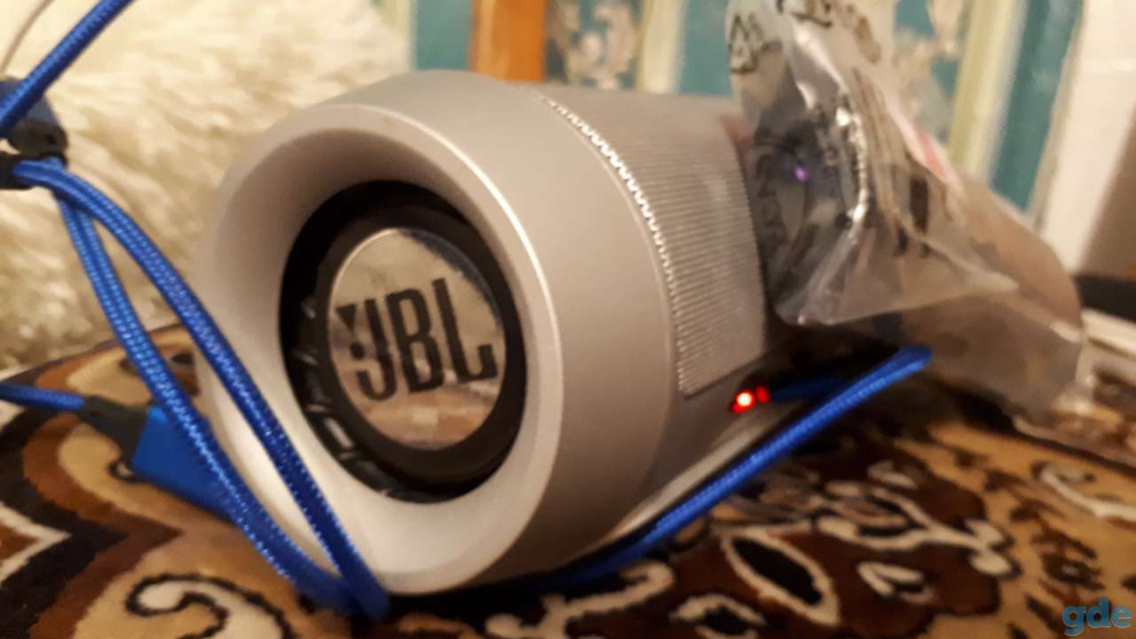 Колонка JBL Charge 2 Bluetooth 15 Ватт USB серебро., фотография 2