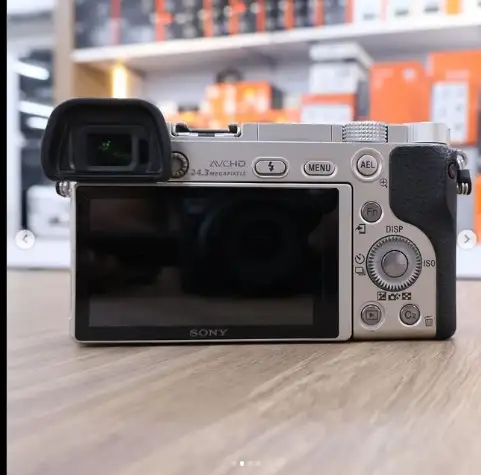 Sony A6000  комплект объективов 16-50 мм серебристый, фотография 4