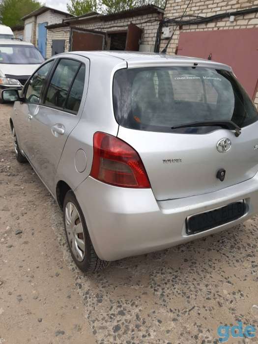 Автомобиль Toyota Yaris, фотография 3