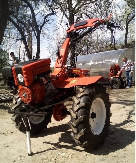Мотоблок Honda 14 HP XXL, фотография 1