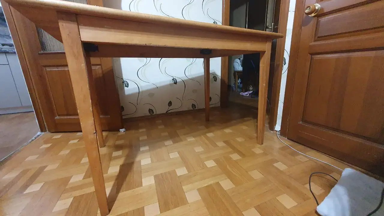 Кухонный стол бу дерево ПРОДАМ СРОЧНО, фотография 2