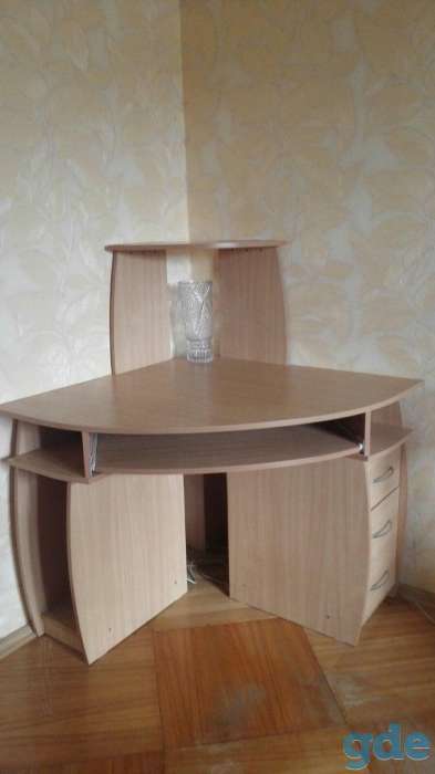 Продам  компьютерный стол, фотография 4