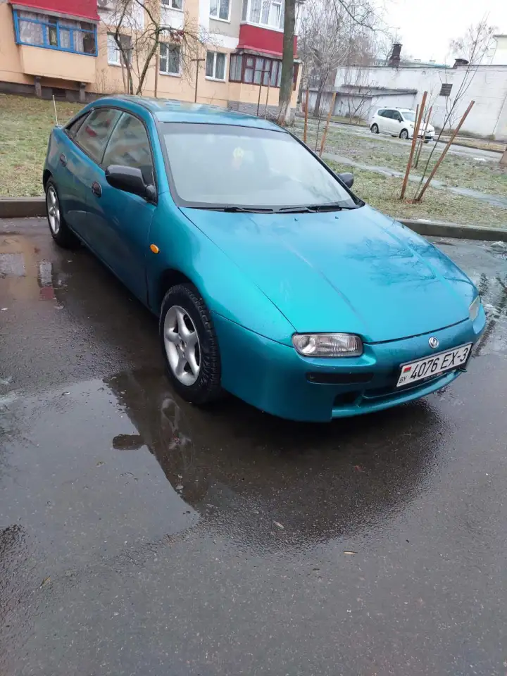 MAZDA 323F, фотография 9