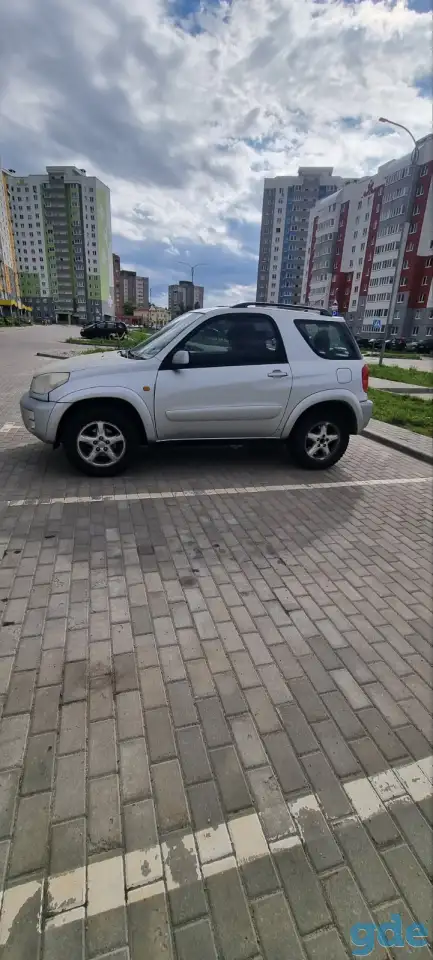 Toyota RAV 4, фотография 1