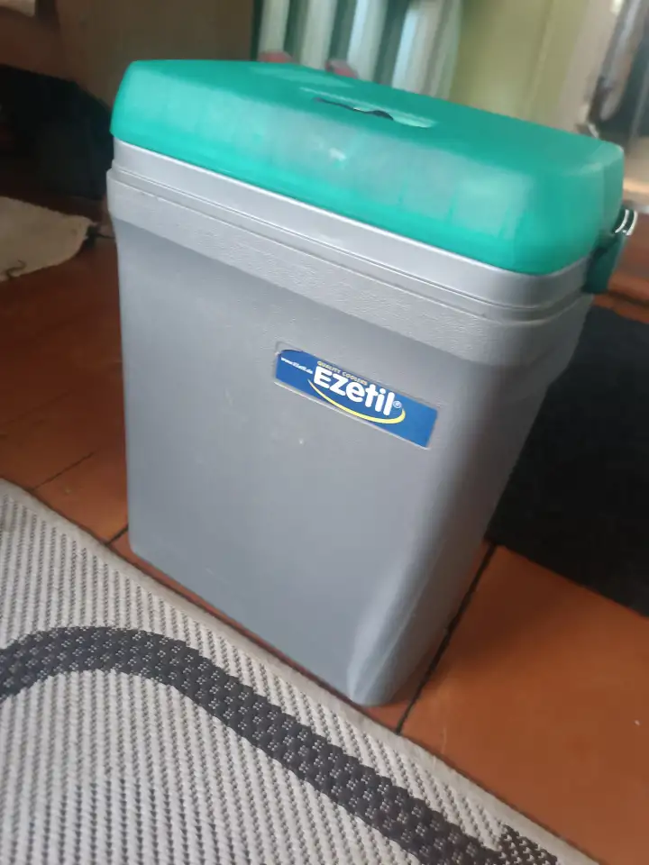 Автомобильный холодильник Electro Kuhlbox E 15 от прикуривателя, фотография 1