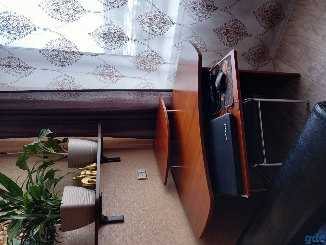 Компьютерный стол, фотография 1