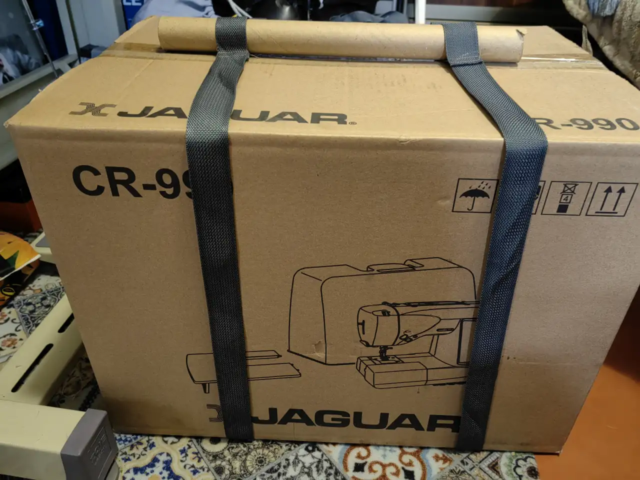 Продаётся компьютерная швейная машинка Jaguar CR 990, фотография 1