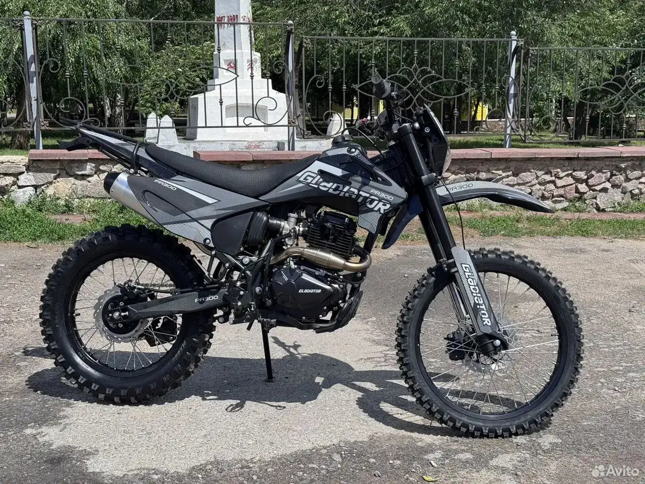 Мотоцикл GLADIATOR C4 PR300, фотография 9