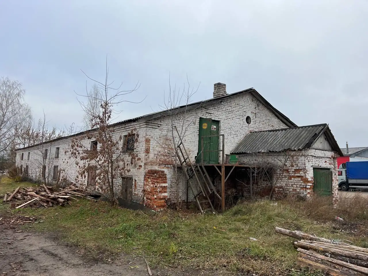 Продаём два склада, район, д. Углы , Октябрьская 11, фотография 1