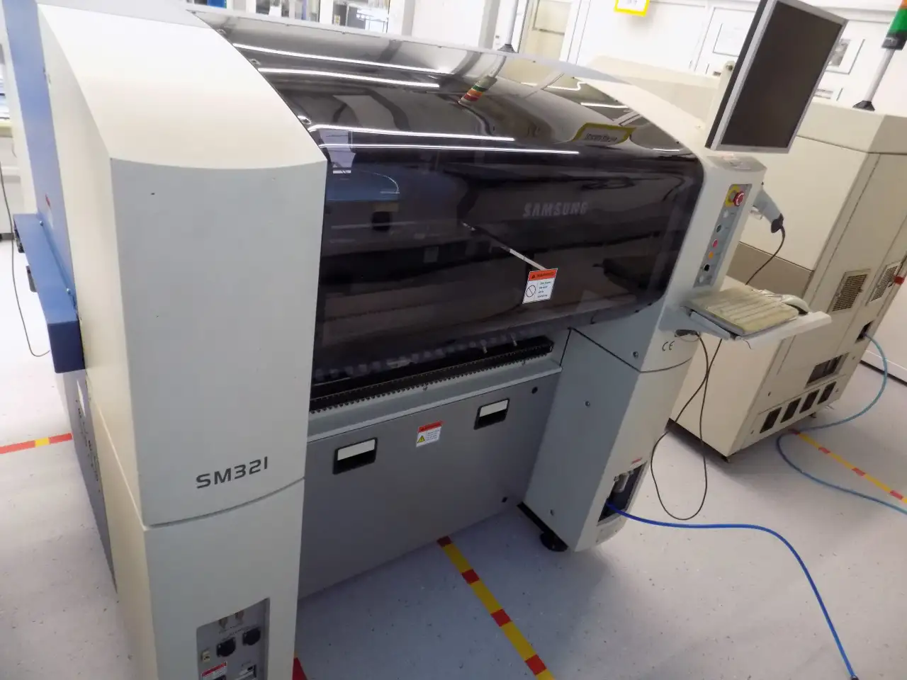 Установщик компонентов SAMSUNG SM321, фотография 2
