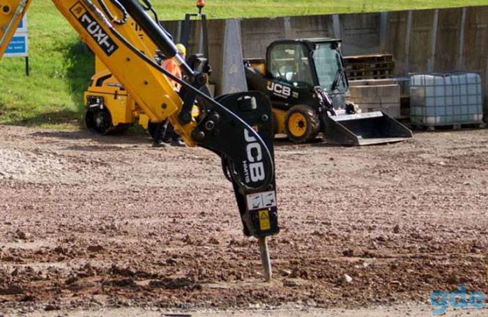 Экскаватор-погрузчик jcb 3cx с ГИДРОМОЛОТОМ, фотография 2
