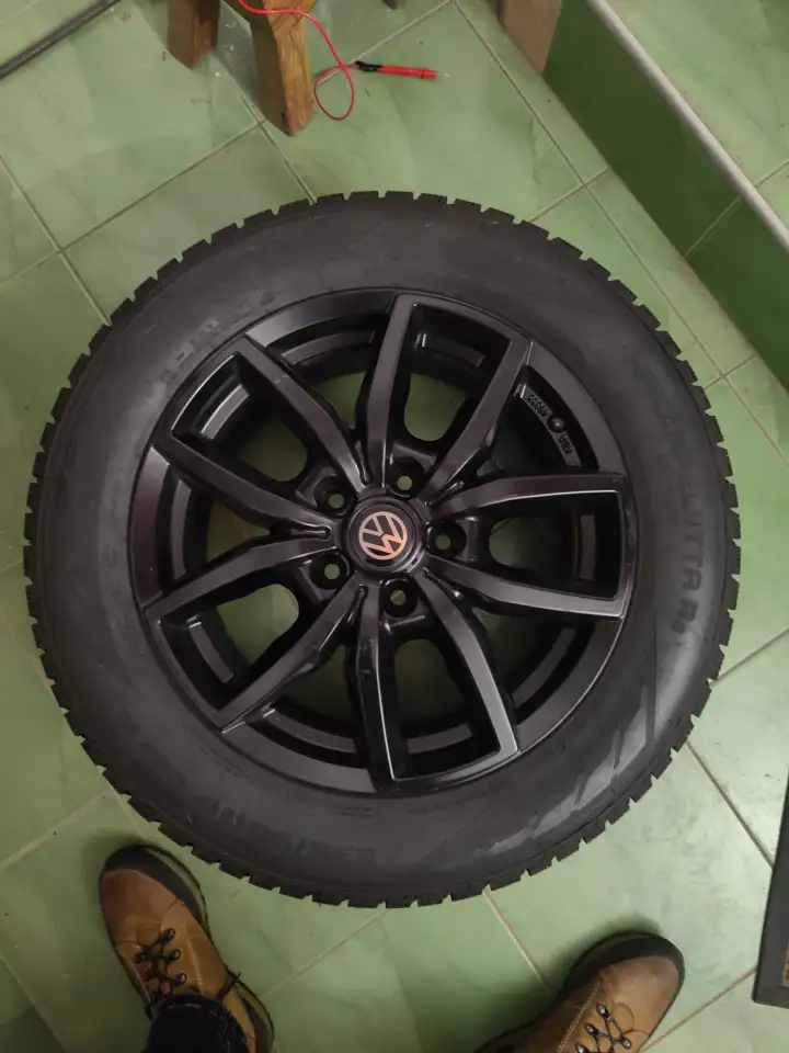Dezent TE 177.5J  Nokian Tyres Hakkapeliitta R2, фотография 1