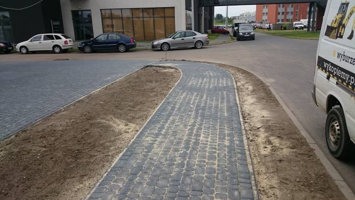 Укладка тротуарной плитки и установка бордюр, фотография 7