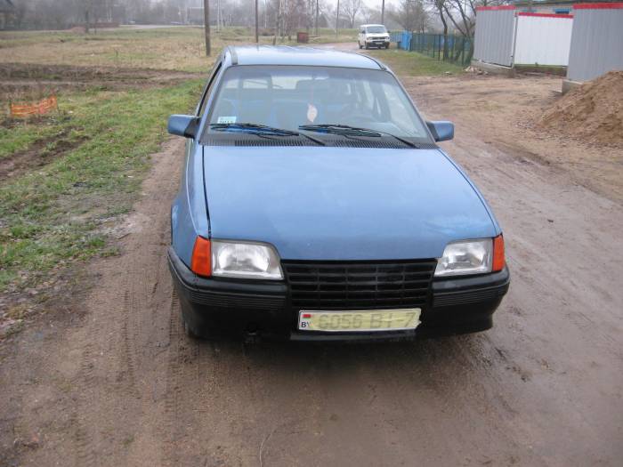Продам Opel Kadett 1986, фотография 2