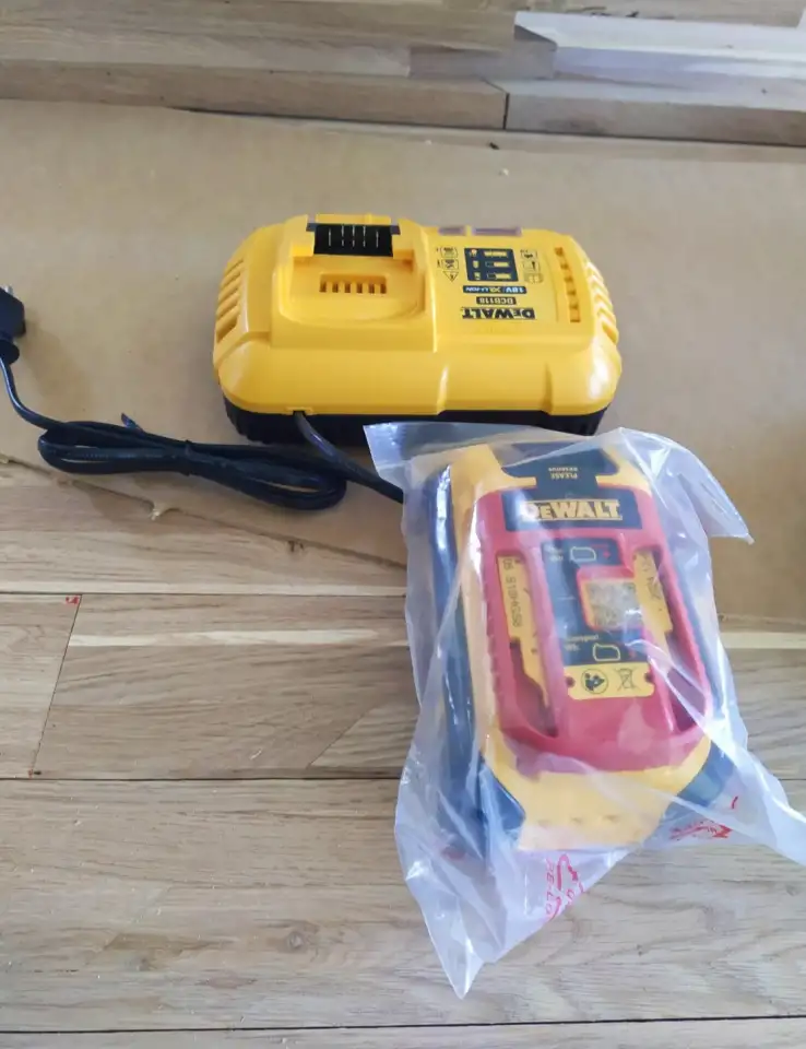 Торцовочная аккумуляторная пила DeWALT DCS781N., фотография 8