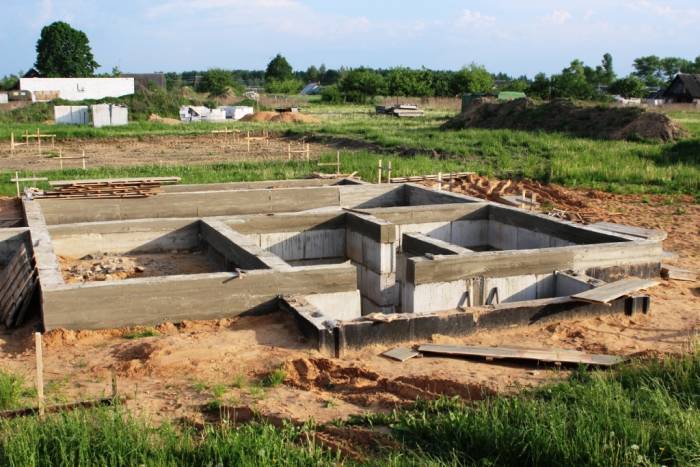 Укладка тротуарной плитки, кладка блоков, фундаменты и т.д., фотография 10