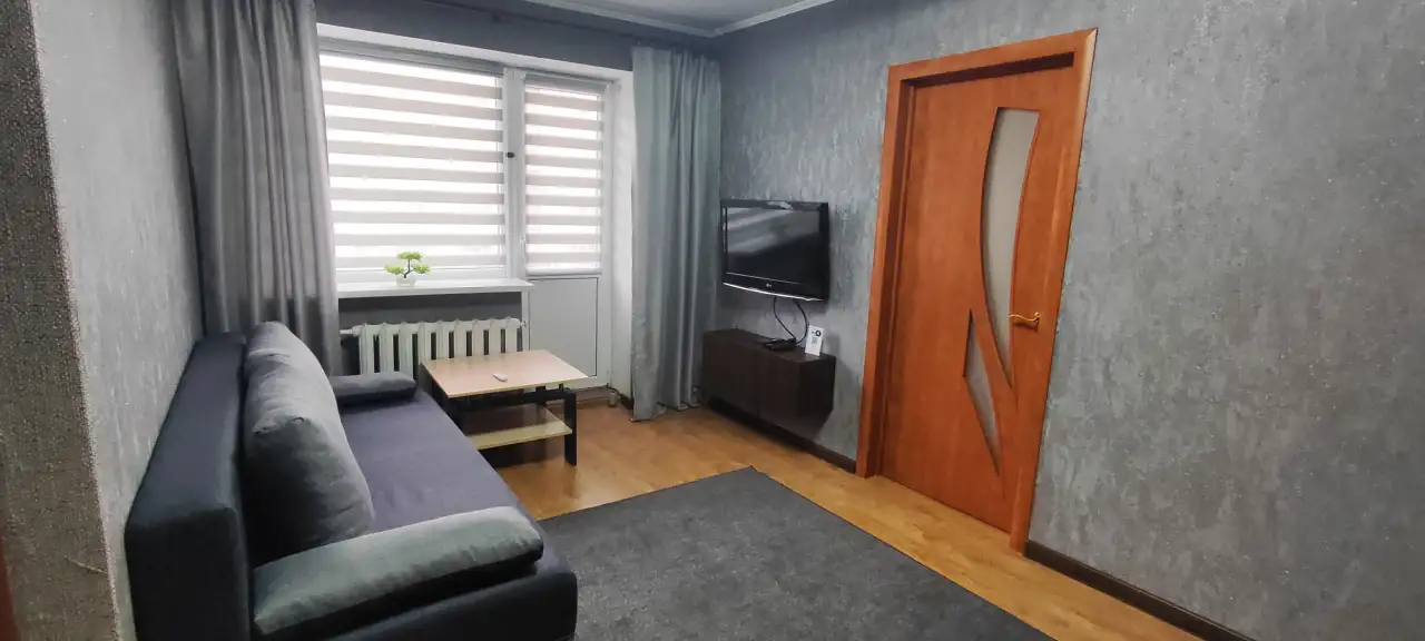 Сдам квартиру посуточно командировочным, Ленина 25, фотография 1