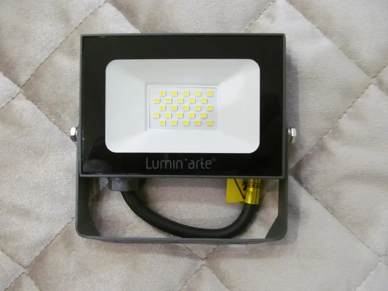 Светодиодный прожектор LFL-20W, фотография 1
