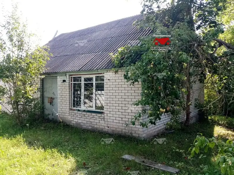 Здание магазина рядом сразу с двумя озерами - Нарочь и Мястро, фотография 6
