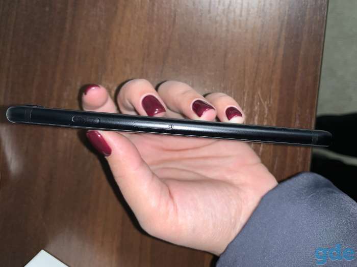 продам iphone SE 2020 64 GB, фотография 8