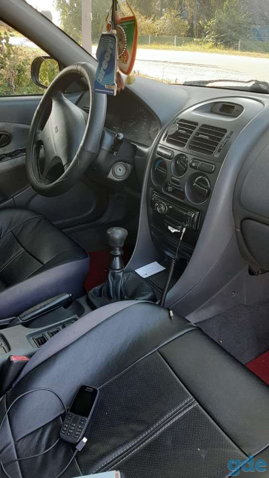 Автомобиль Mitsubishi Carisma, фотография 11