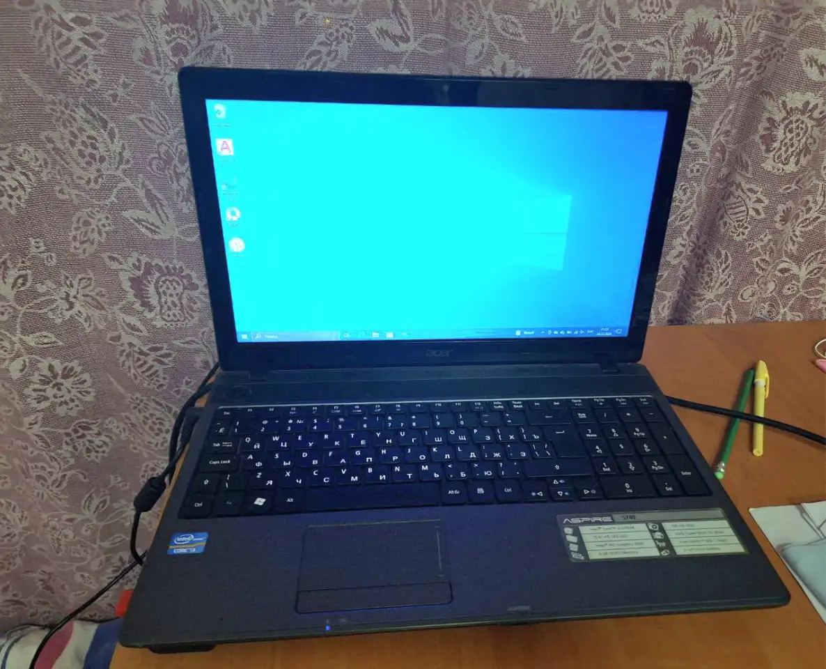 Acer.ASPIRE 5749, фотография 1