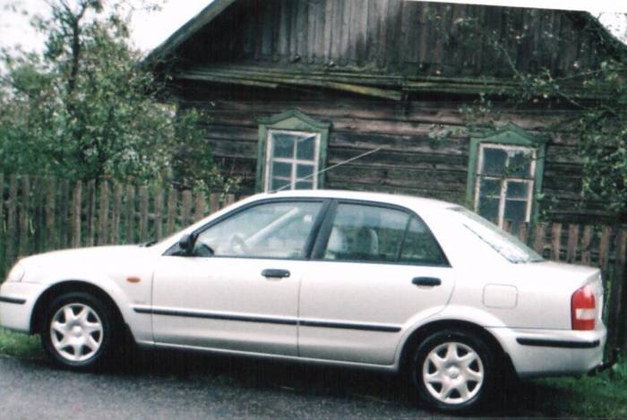 Мазда 323 продаю, фотография 3