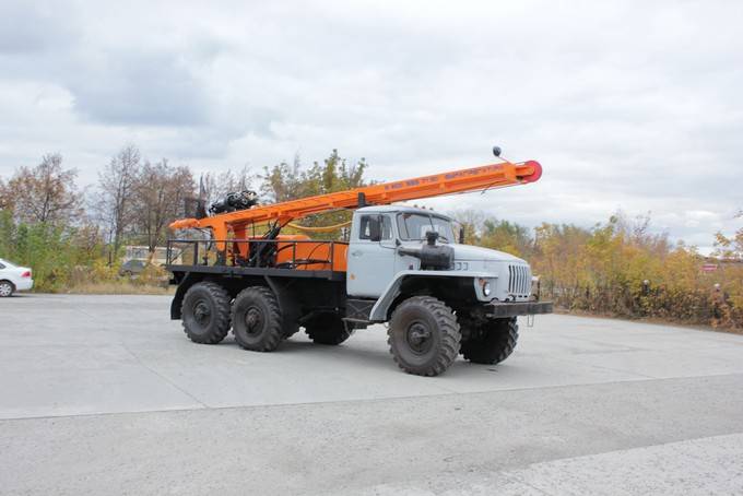 Установка разведочного бурения УРБ-2А-2 , фотография 2
