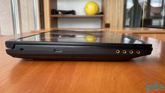 Продается мощный игровой ноутбук MSI GT63 Titan 8RG-001RU, фотография 2