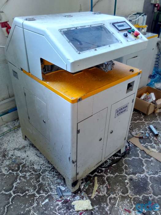 Автоматический станок для зачистки углов от сварки, фотография 1