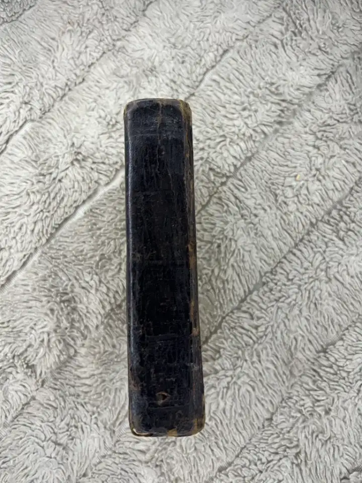 Святая книга требник, фотография 4