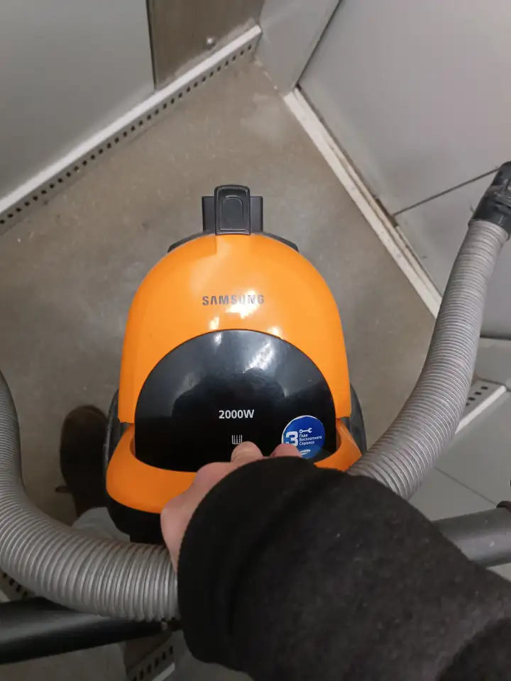 Пылесос для сухой уборки 2000w со стройки, фотография 2