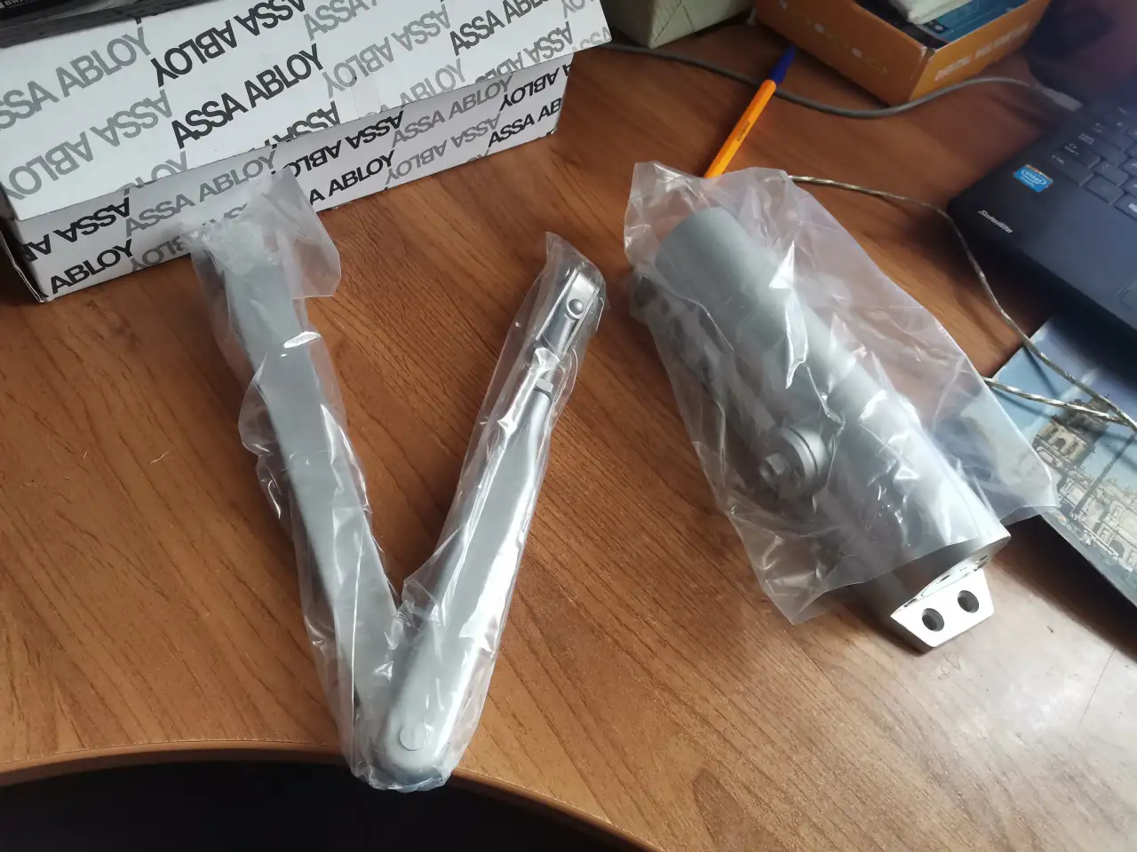 Доводчик дверей ASSA ABLOY dc120новый, фотография 1