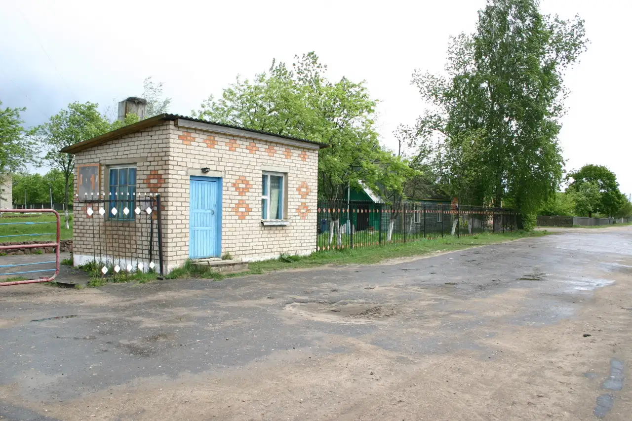 Продажа участка 2 га и зданий обзей пл.1660м2 в. д.Языль, Стародорожский район, фотография 2