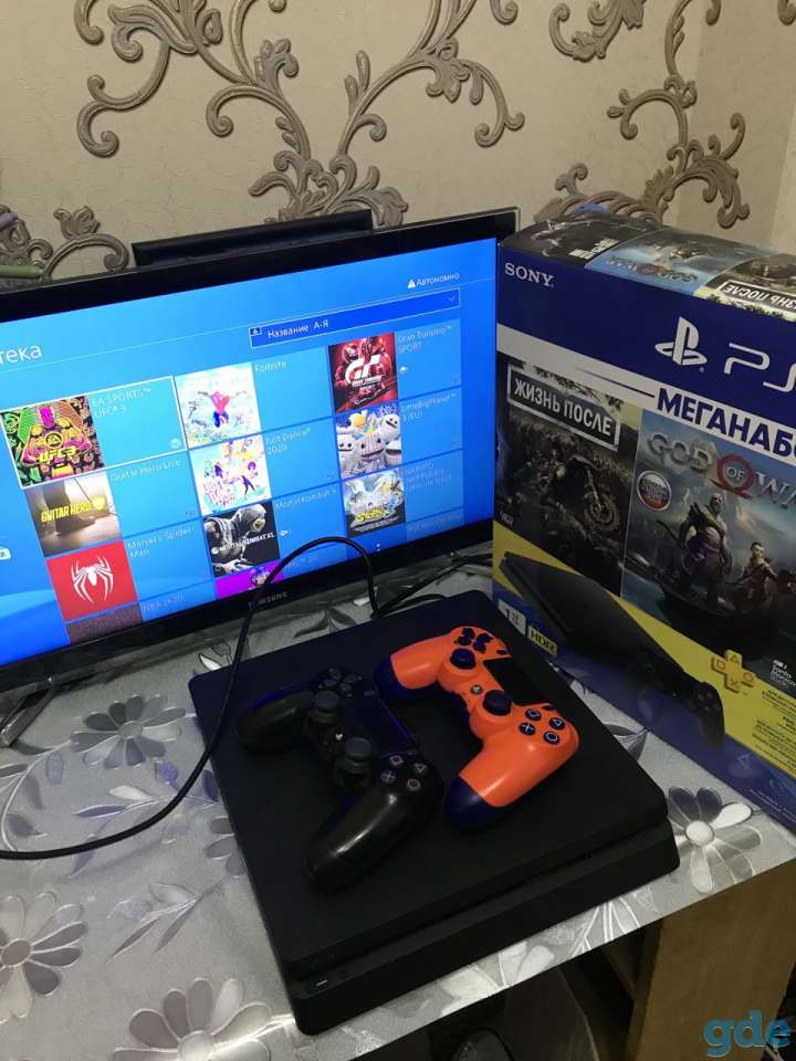 PLAYSTATION 4 SLIM, фотография 1
