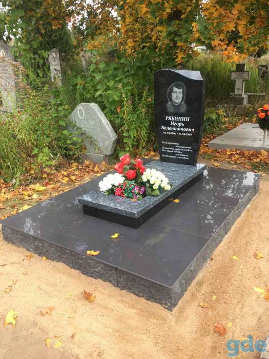 Памятники, ограды, благоустройство могил, фотография 2