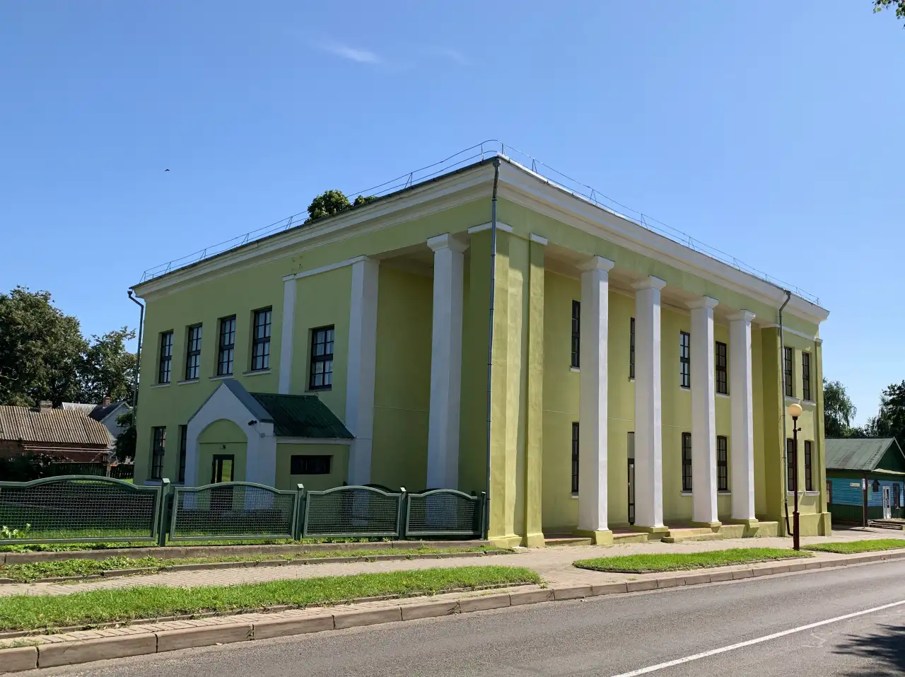 Сфера услуг возле Мирского замка Красноармейская 20, фотография 2