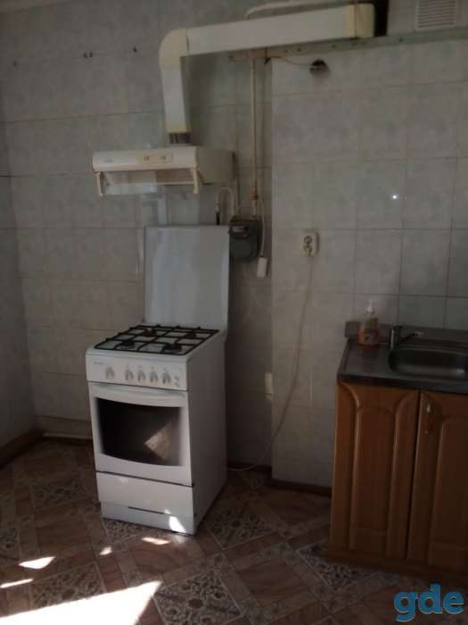 Продам двухкомнатную квартиру в г. Ельске, с погребом и большим сараем, фотография 1