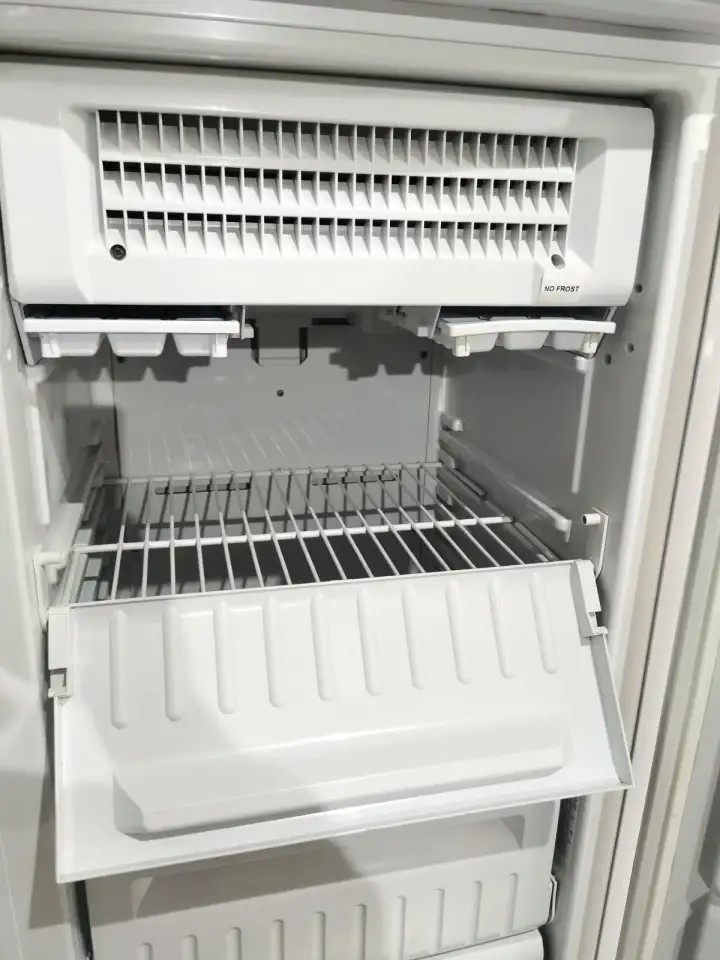 Морозильник Indesit No frost. Доставка, фотография 6