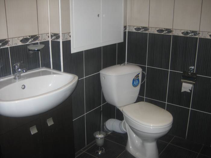 продам двухкомнатную квартиру с ремонтом, ул. Набережная, д. 83 кв. 67, фотография 1