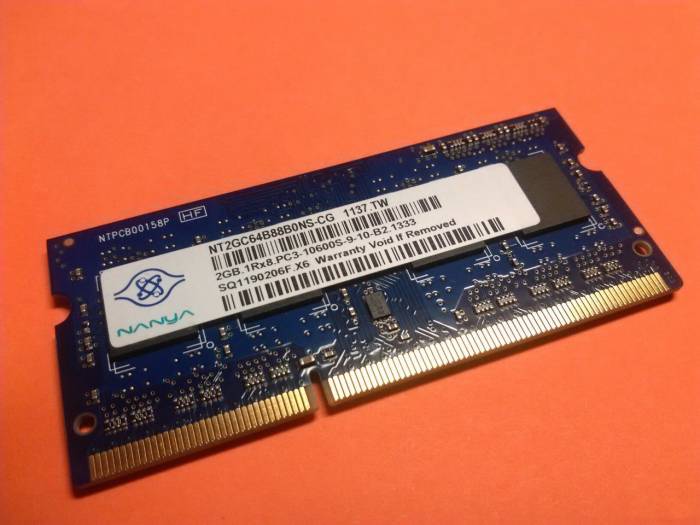 Продам оперативную память для ноутбука SO-DIMM DDR3 Nanya 2GB DDR3 SO-DIMM PC3-10600, фотография 1